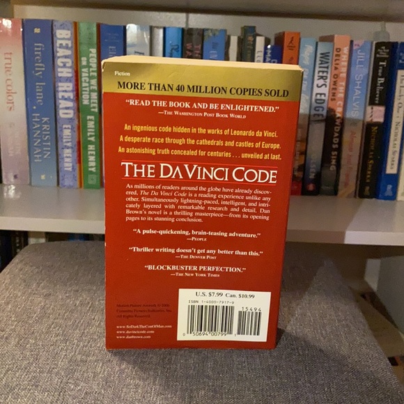The DaVinci code by Dan Brown - Picture 3 of 3